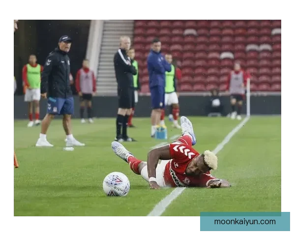 米德尔斯堡河畔再次吸引关注，市民庆祝社区文化活动展现团结氛围。