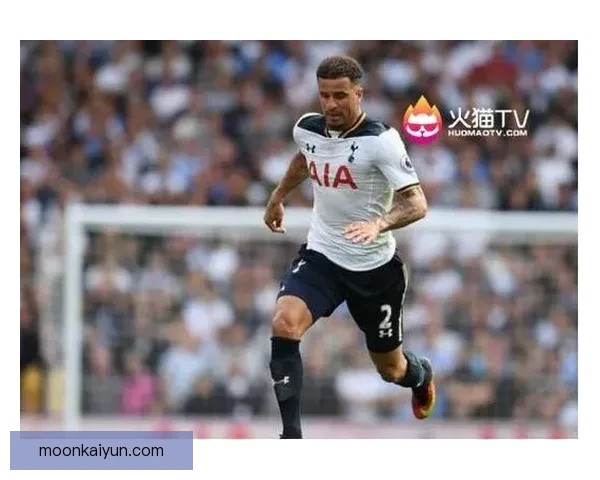 沃克在英超联赛中的表现持续提升，成为球队竞争力增强的重要因素。